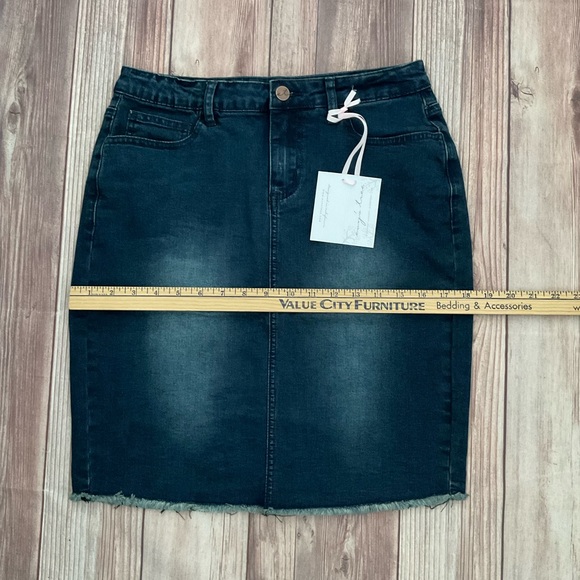 Evy’s Tree Denim Skirt in Dark Wash - NWT - Picture 7 of 8